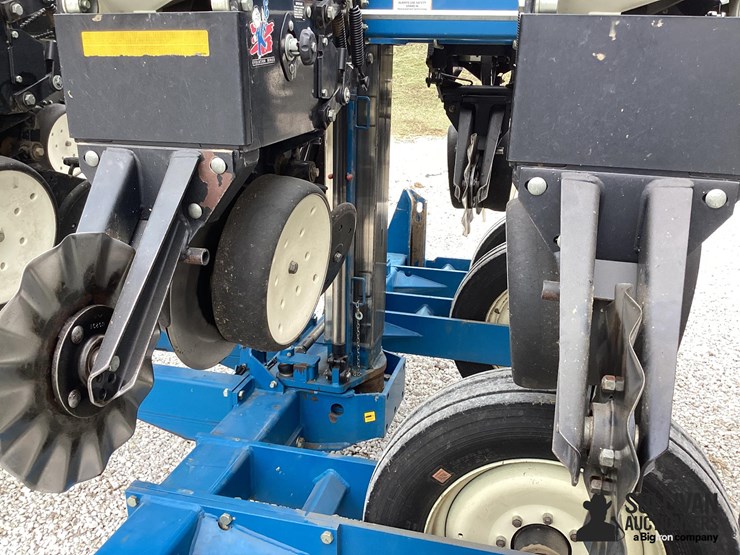 2004-kinze-3600-image-18