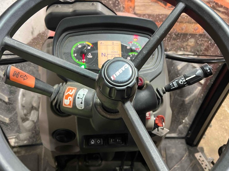 2014-case-farmall-115u-tractor-image-23