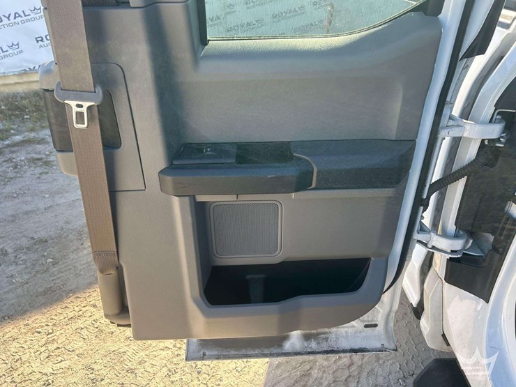 2016-ford-f150-image-24