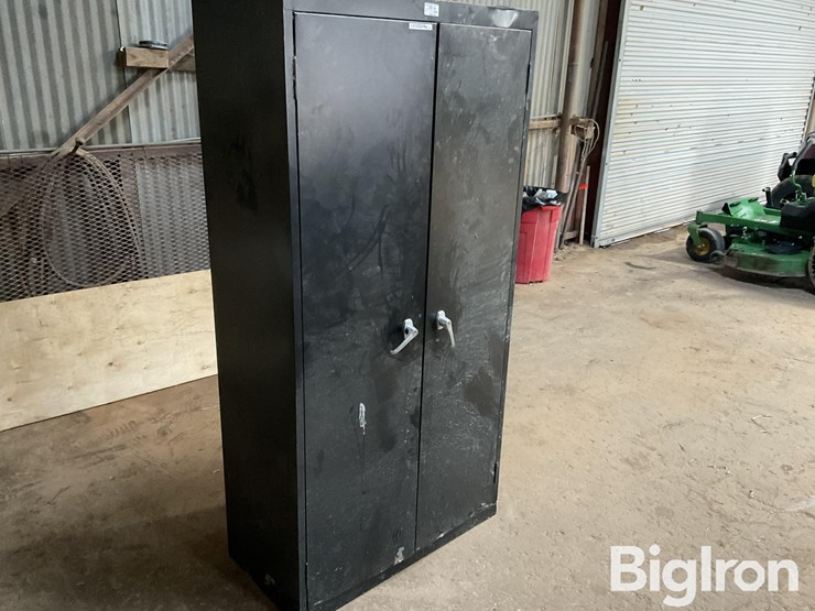 shop-storage-cabinet-w/welding-supplies-image-3