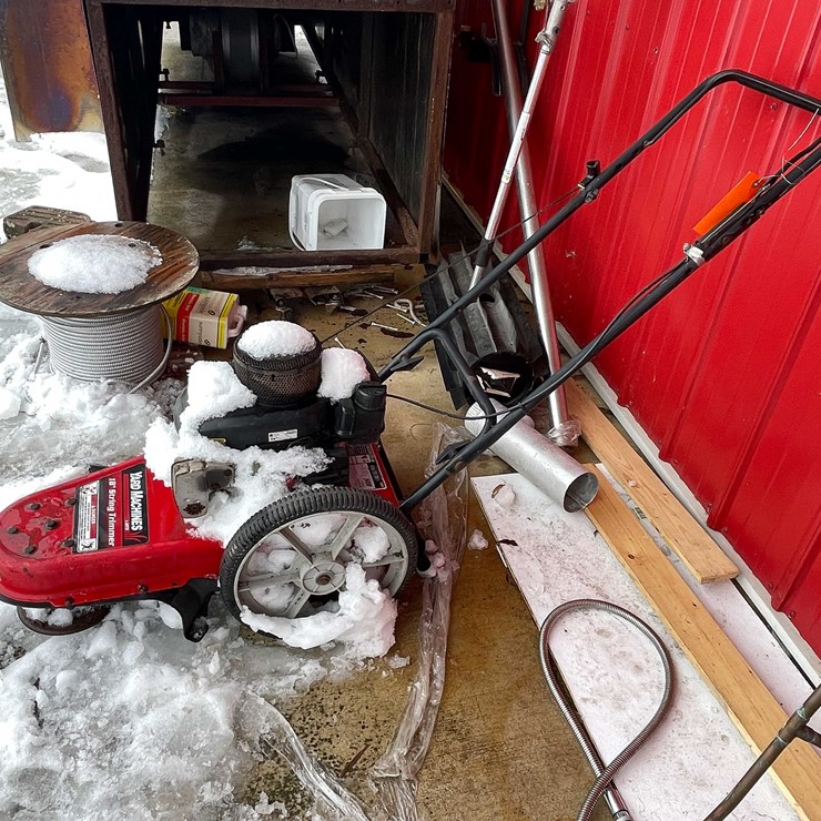 #3526 • Yard Machine 18" String Trimmer