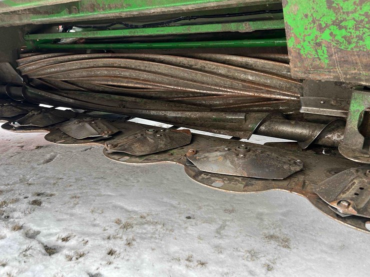 2024-john-deere-w235r-image-16