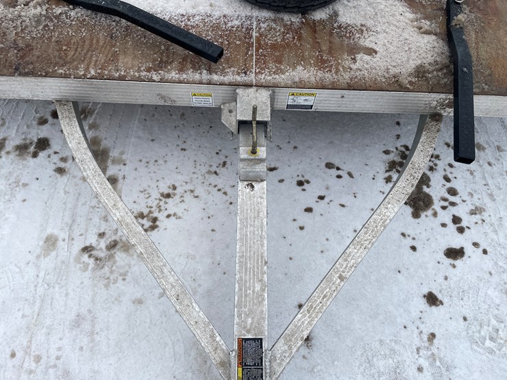 #3802-•-10'-aluminum-triton-snowmobile-trailer-(no-title)-image-14