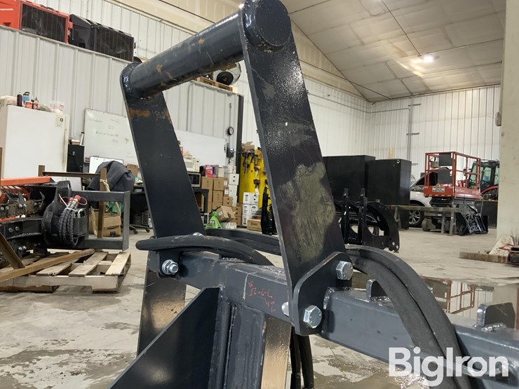 2024-land-honor-tp2-13-08d-skid-steer-post/tree-puller-image-17