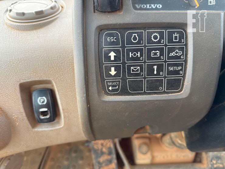 2011-volvo-l60f-image-22