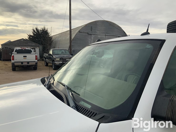 2005-gmc-sierra-2500-image-15