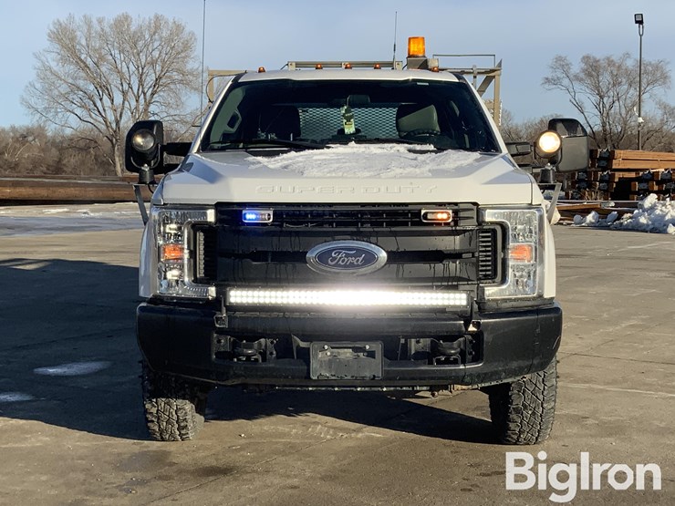 2017-ford-f350-xl-image-2