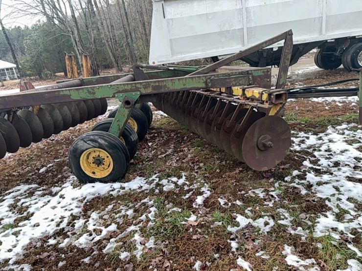 john-deere-340-image-48