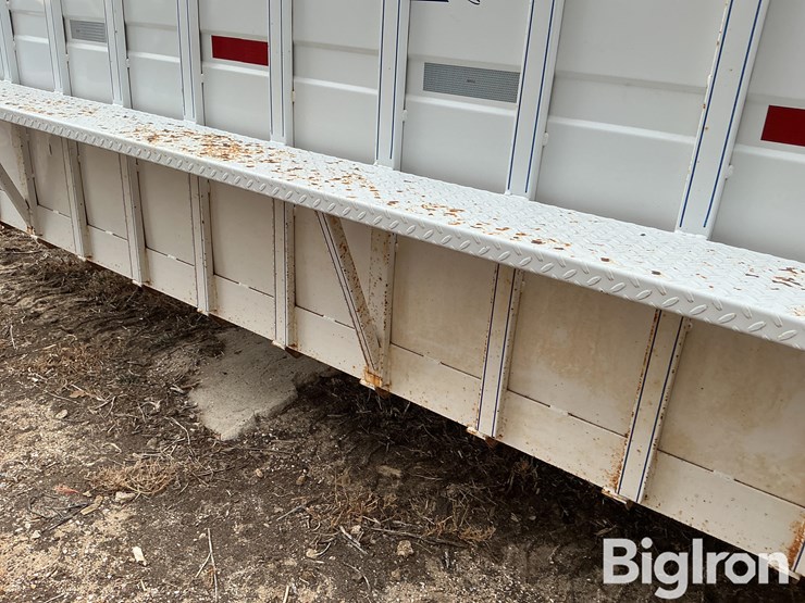 2010-titan-trailer-image-11