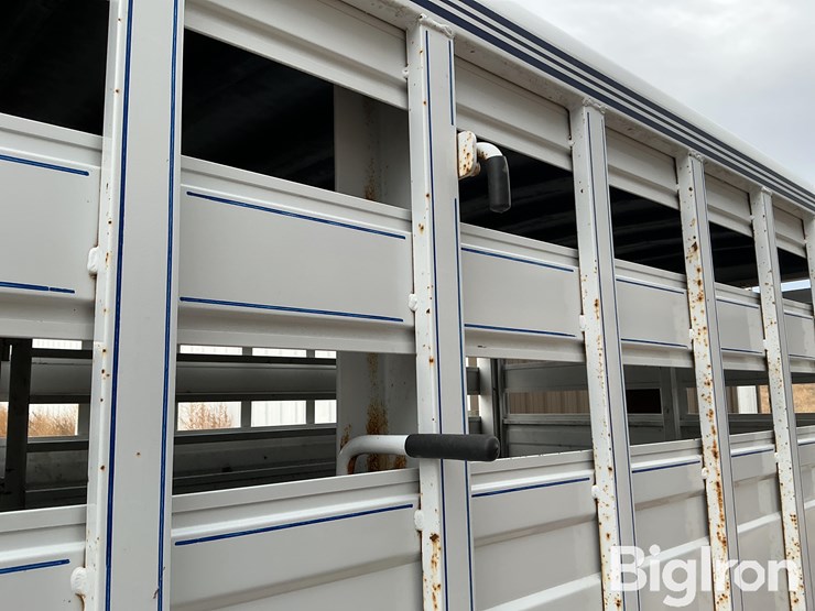 2010-titan-trailer-image-13