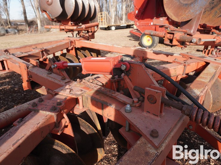 massey-ferguson-620-image-9