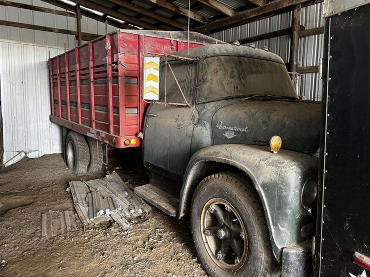 1964-international-loadstar-image-1