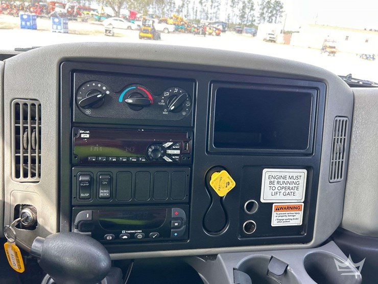 2019-international-durastar-4300-image-18