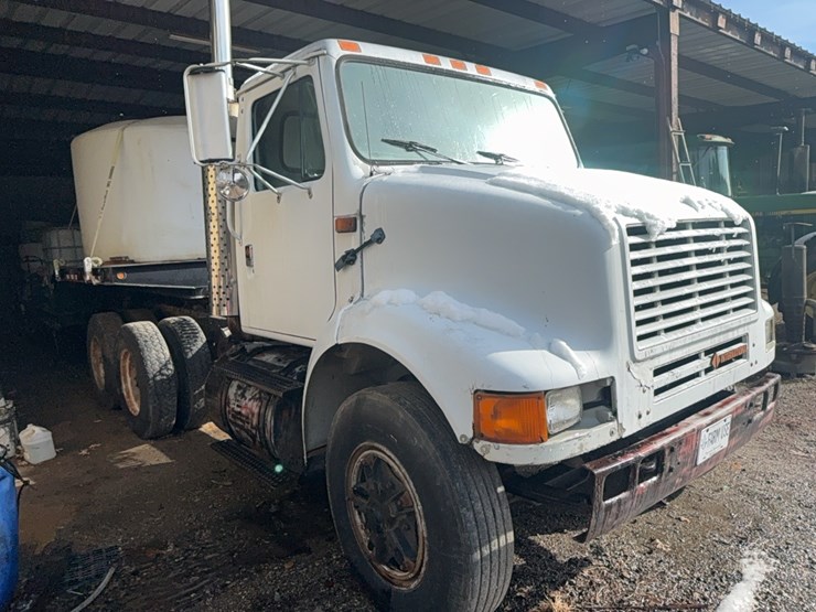 1989--intl-tractor-trailer,-477,369-miles,-diesel-l10-cummings-engine,-title-in-hand;-located-at-7241-roxbury-rd,-charles-city,-va,-please-call-804.837.9940-or-804.651.4404-with-questions-image-5