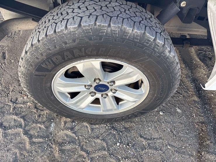 2016-ford-f150-image-28