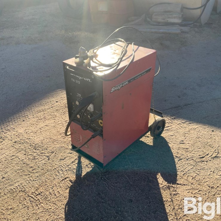 Snap-On YA212 230 Amp Mig Welder