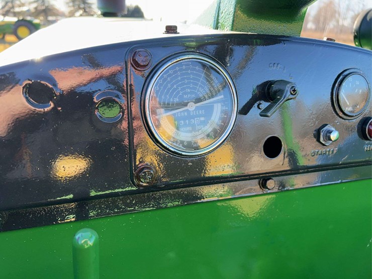 john-deere-830-image-55