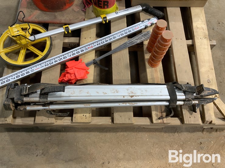 spectra-precision-gl1425c-laser-level-&-safety-equipment-image-18