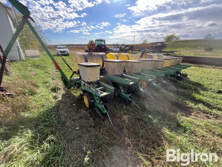 john-deere-7200-image-7