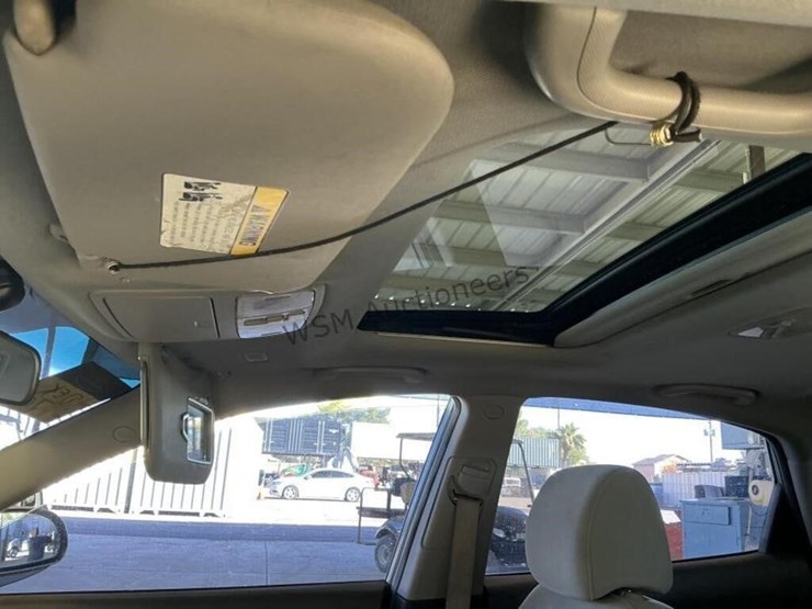 2010-hyundai-elantra-sdn-image-19