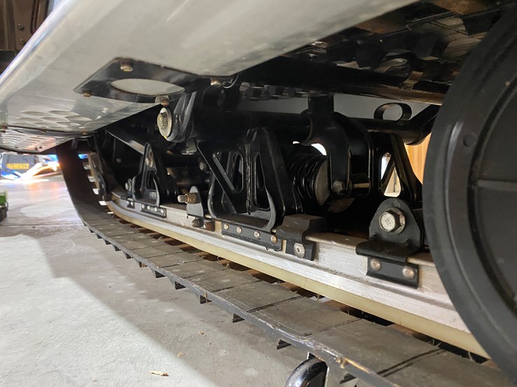 #3783-•-1980-kawasaki-440-invader-snowmobile-image-22