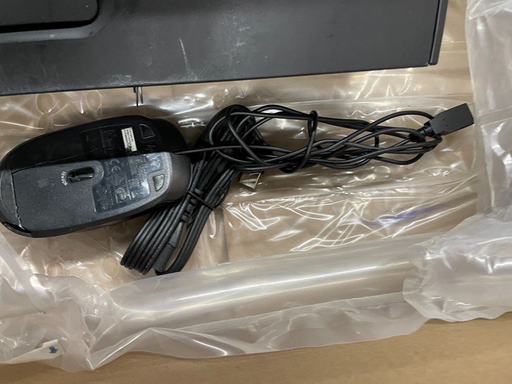 #5853-•-hp-desktop-computer-image-8