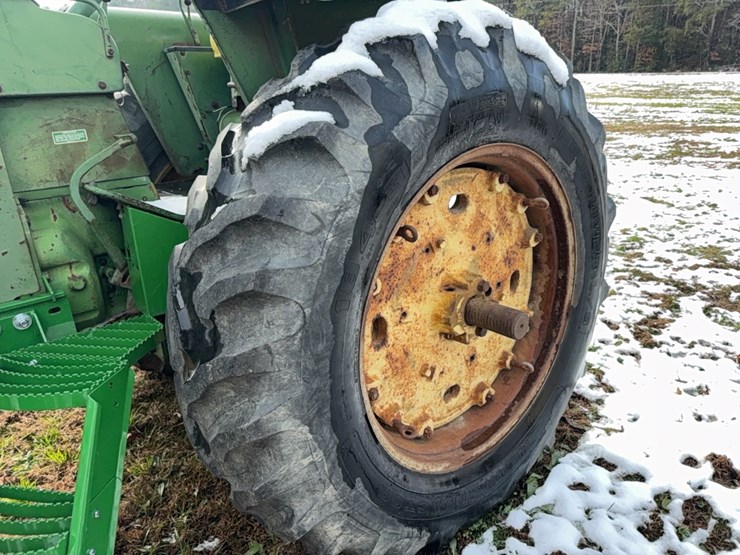 john-deere-4320-image-11