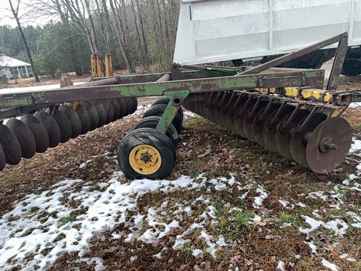 john-deere-340-image-46