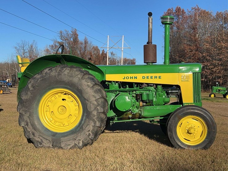 1959-john-deere-830-image-2