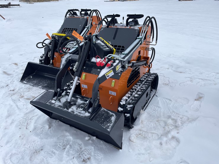 #305-•-new-landhonor-mini-skid-steer-loader-image-1