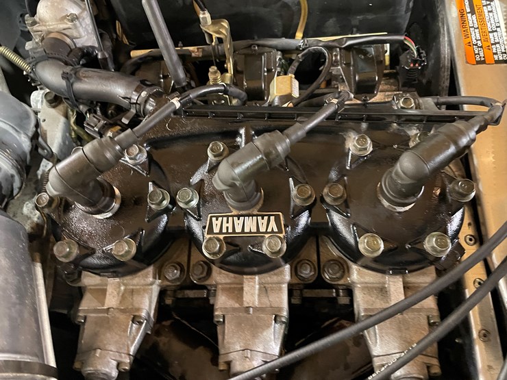 #3798-•-2004-yamaha-sx-viper-snowmobile-image-28