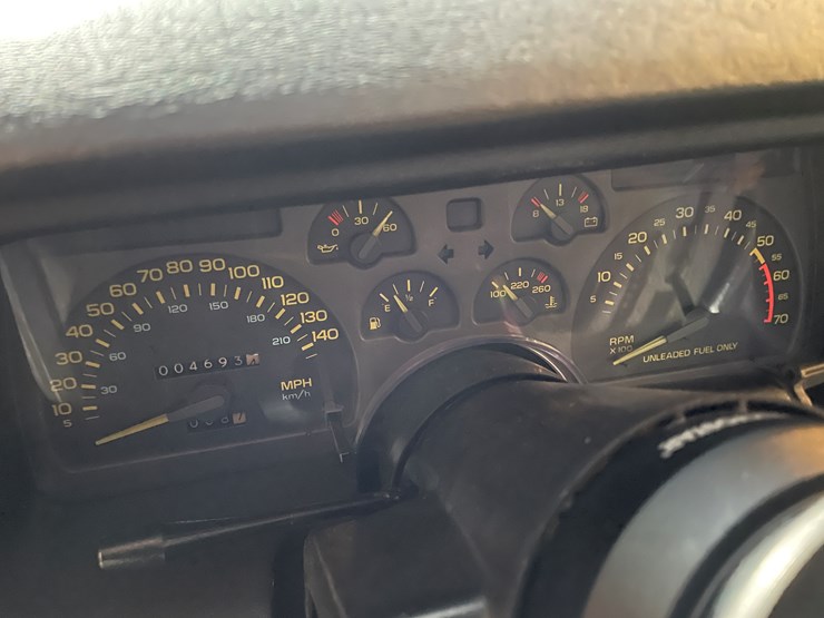 #3811-•-1990-chevrolet-camaro-iroc-z-rare-1le-(has-wi-title)-image-37