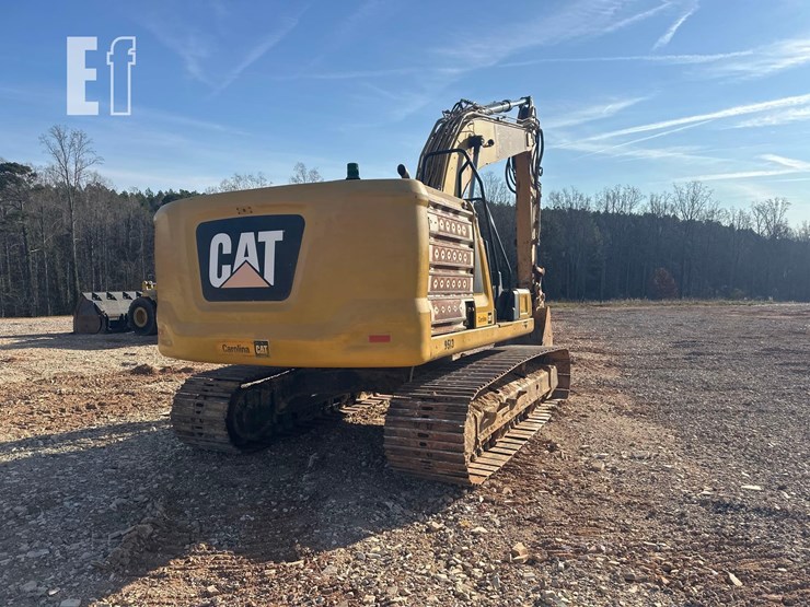 2018-caterpillar-320-image-7