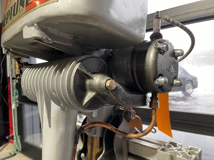 #3819-•-muncie-neptune-twin-4-h.p.-vintage-outboard-boat-motor-image-5