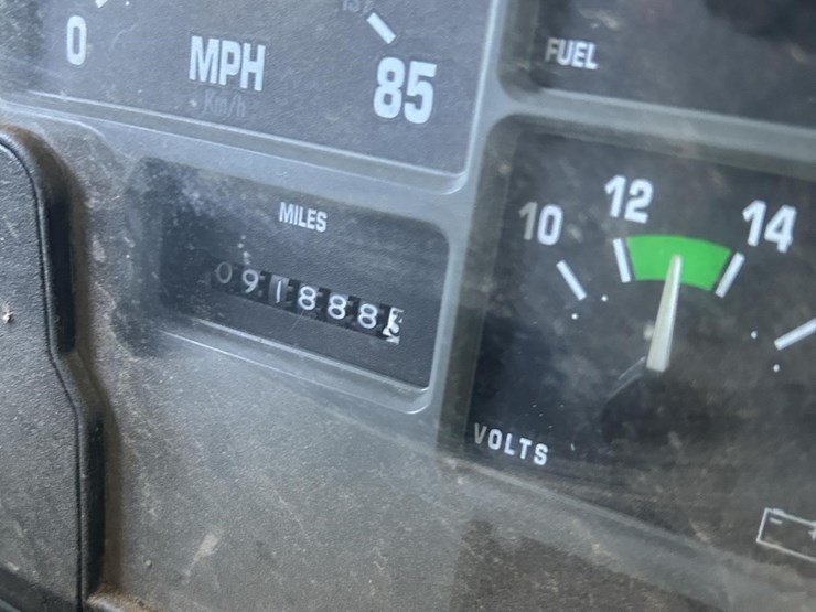 2001-international-4700-image-34