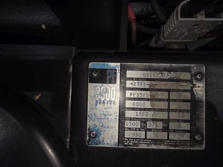 1998-crown-pe3520-60-image-3