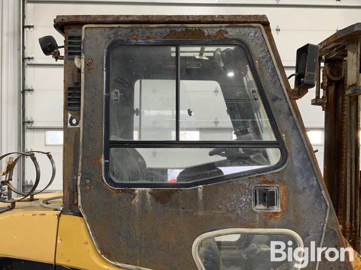 2020-caterpillar-gp30n-image-16