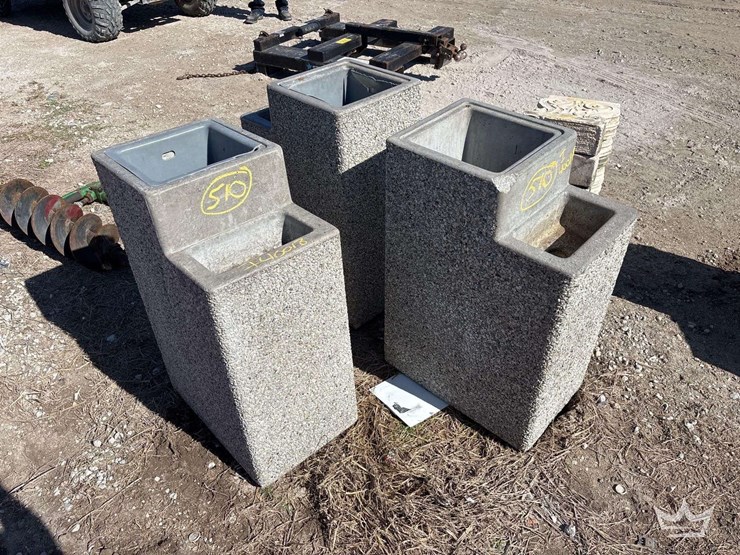 3-concrete-outdoor-ash-trash-waste-container-image-3