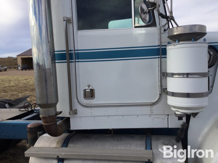 1983-kenworth-w900b-image-9