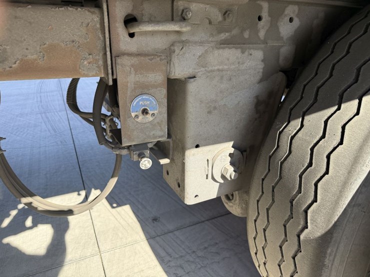 2016-utility-van-image-6