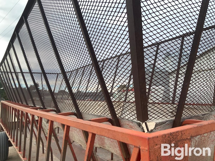 econo-grazer-bale-feeder-wagon-image-16