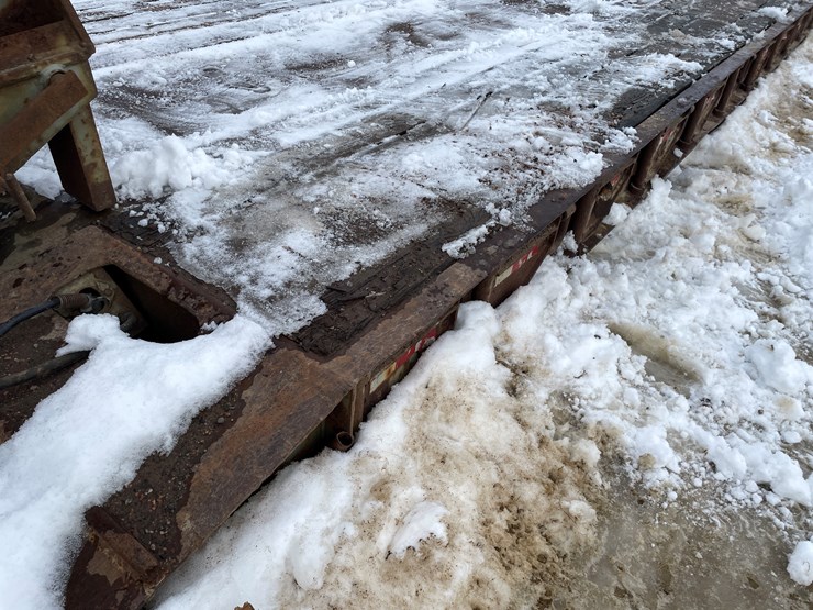 #1012-•-32'-lowboy-semi-trailer-(no-title,-for-parts)-image-17