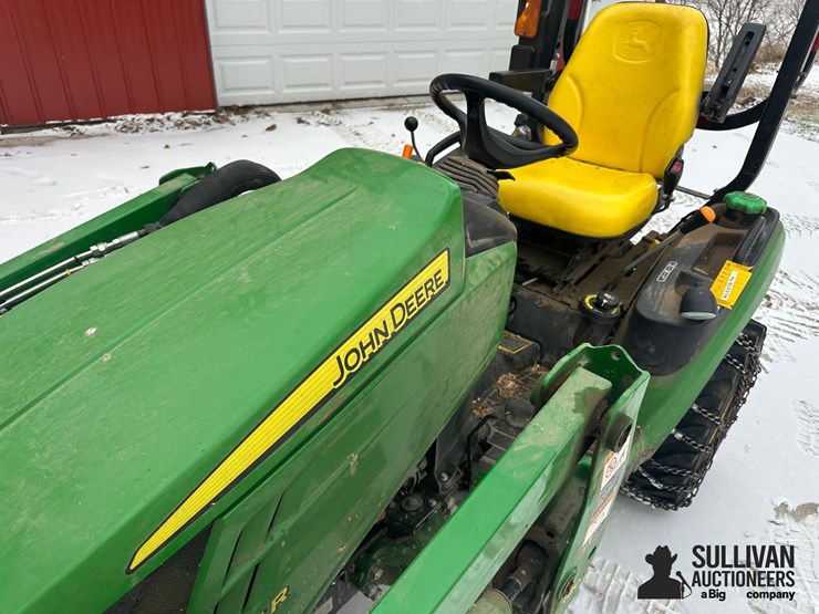 2016-john-deere-1025r-image-12
