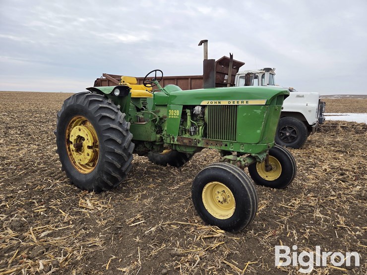 1971-john-deere-3020-image-3