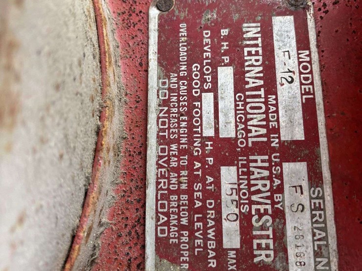 farmall-f-12-single-front-on-rubber-with-cast-steel-rim-and-rear-steel-image-18