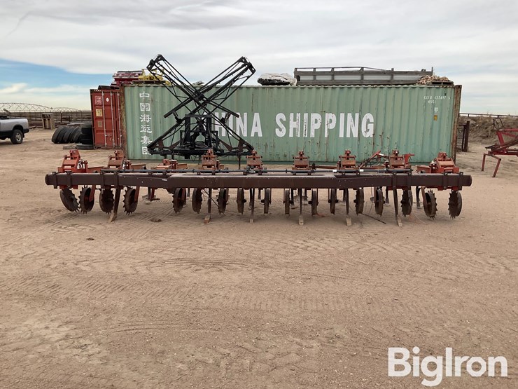 8-row-strip-tiller/cultivator-image-2