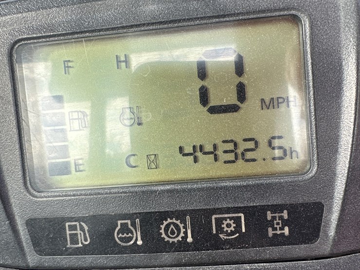 #1055-•-kubota-diesel-rtv-x1100c-image-6