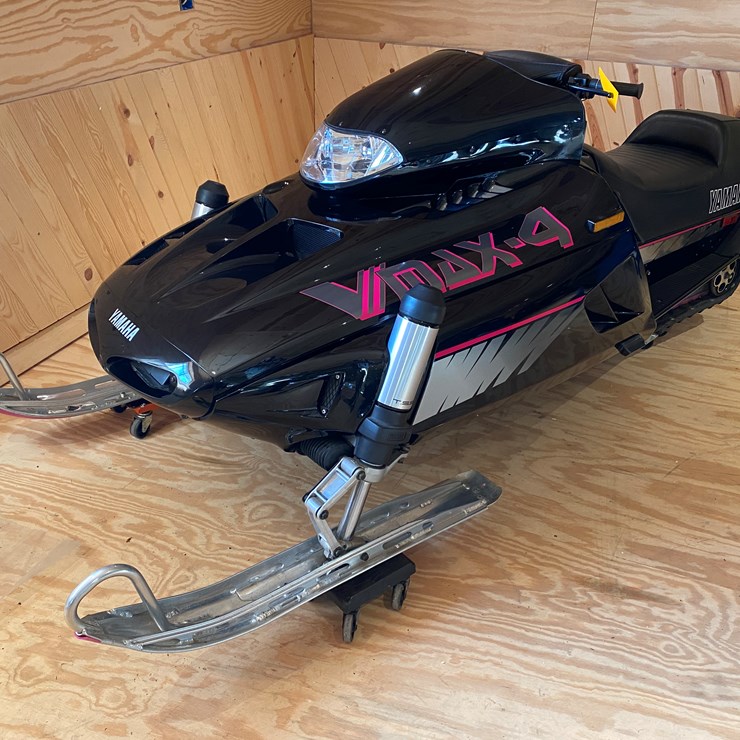 #3790 • 1992 Yamaha V-Max 4 Snowmobile
