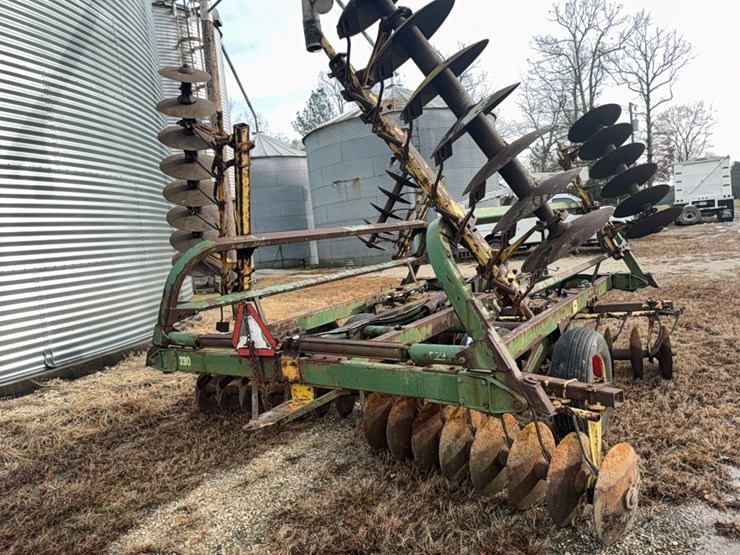 john-deere-230-image-43