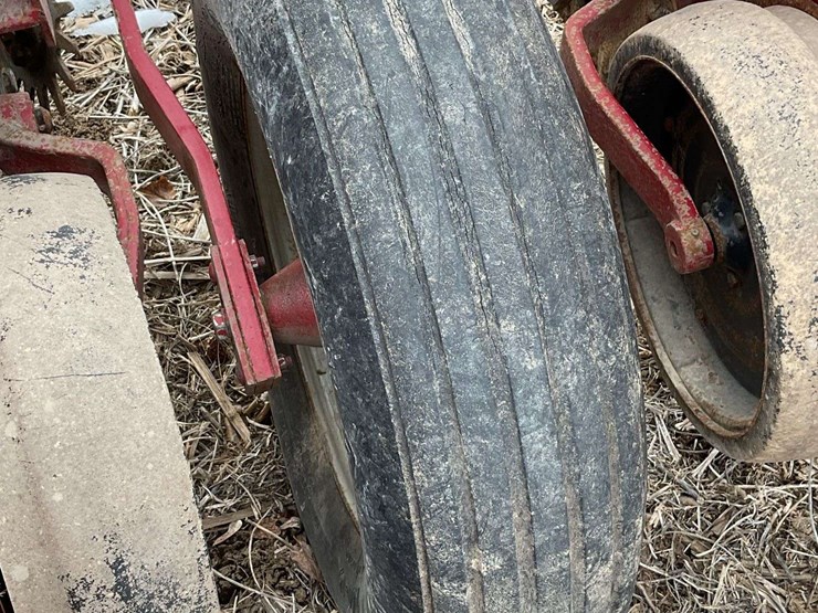 case-ih-cyclo-air-6-row-planter-image-37